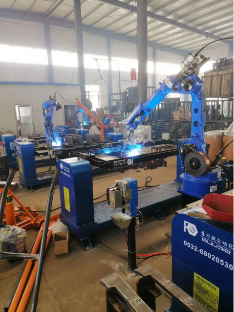 农业机械安川焊接机器人工作站.